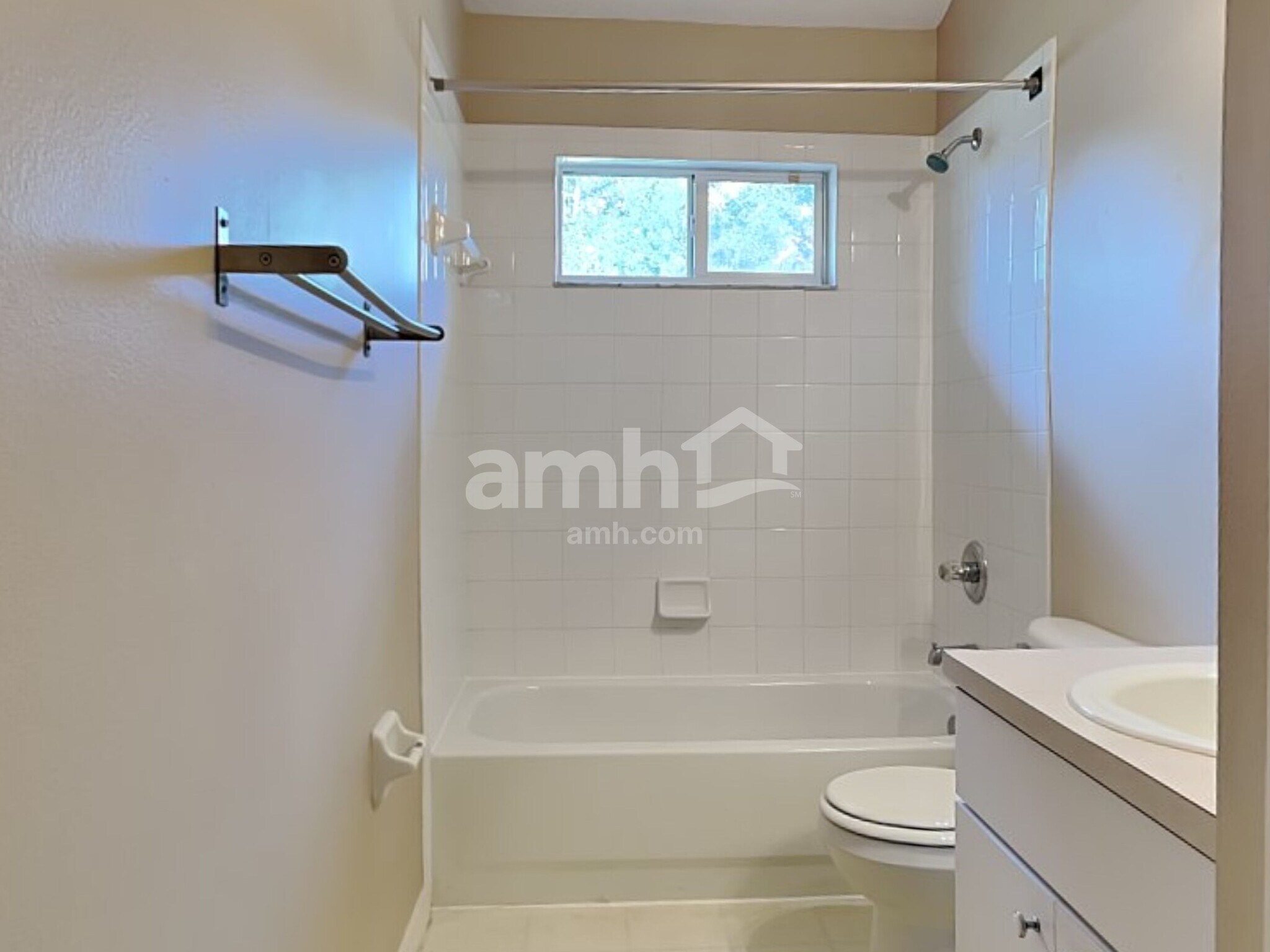 Building Photo - 9827 White Barn Way