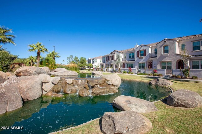 Building Photo - 4077 S Sabrina Dr