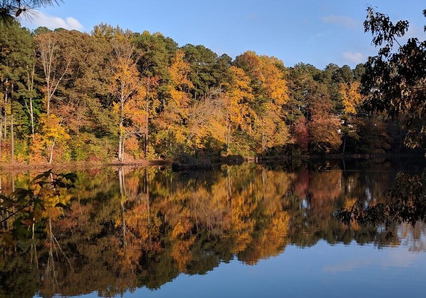 Building Photo - 1380 Gates Cir SE