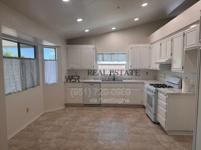 Building Photo - 16221 Jackson Dr