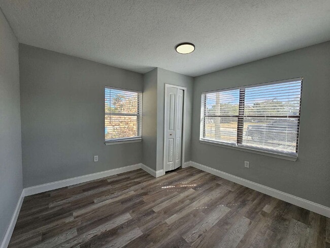 Building Photo - Fully fenced in Titusville