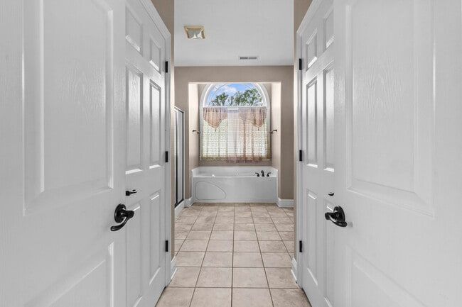 Building Photo - 301 Antioch Rd