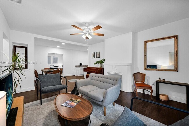 Building Photo - 370 NE 87th St
