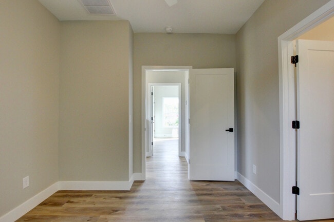 Building Photo - 226 3rd St