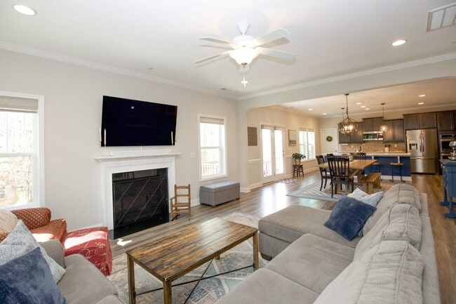 Building Photo - Spacious 5-Bedroom Home with 3 Full Bathrooms in Carthage, NC - Perfect for Your Family!