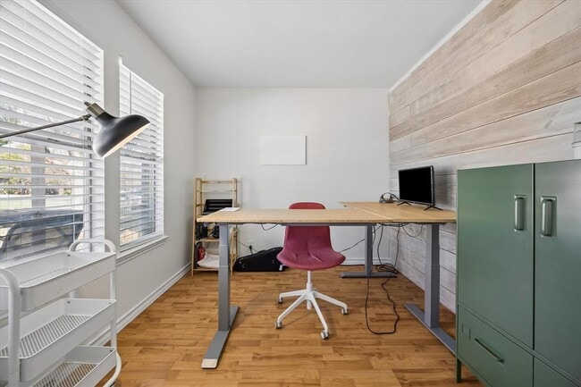 Building Photo - 2011 Harvest Moon Dr