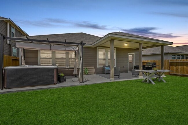 Building Photo - 13096 Laura Lake Dr