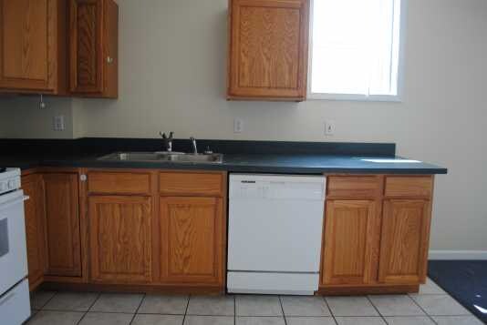 Building Photo - 525 Sprague Ave