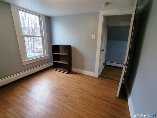 Building Photo - 633 Arch St