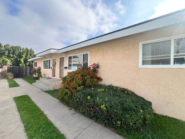 Building Photo - 1184-1186 Elm Avenue