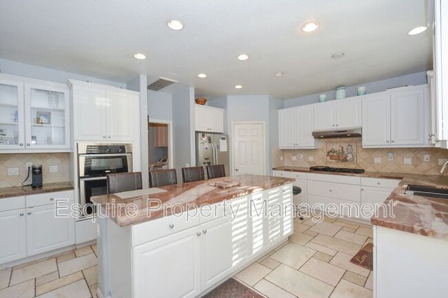 Building Photo - 3750 Golden Pond Dr