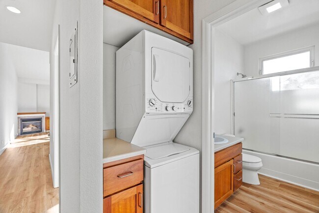 Building Photo - 1332-1332 Mission St