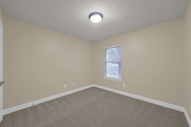 Building Photo - 31322 Evergreen Park Ln