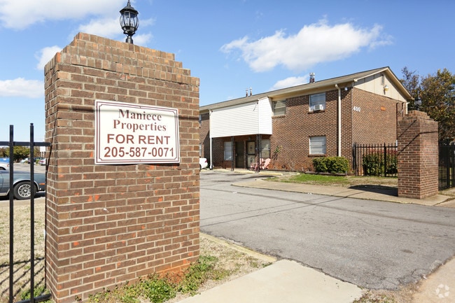 Building Photo - 400-402 Goldwire Cir SW