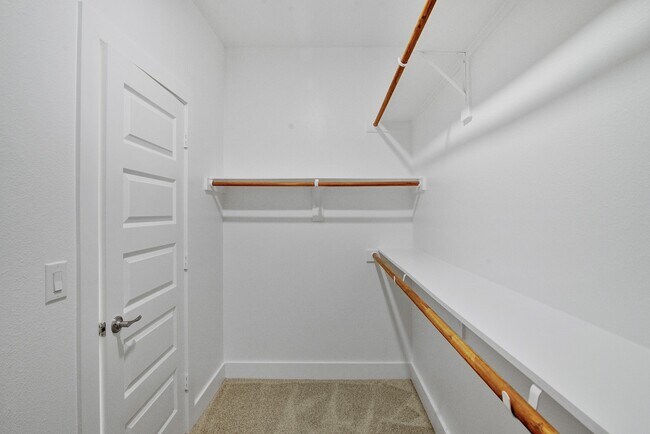 Building Photo - 28325 Birnham Woods Dr