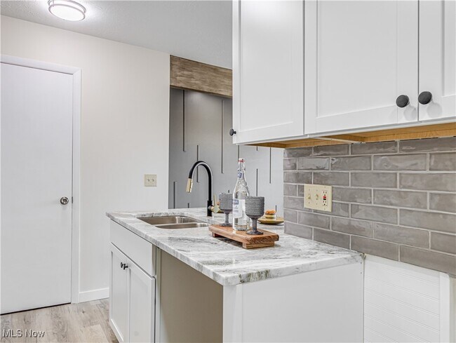 Building Photo - 2550 Chamberlain Rd