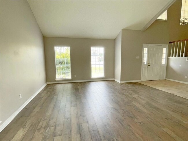 Building Photo - 109 Silverwood Dr