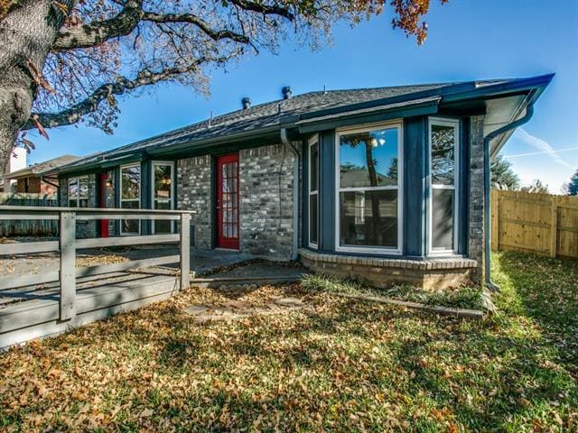 Building Photo - 2411 Bayberry Ln