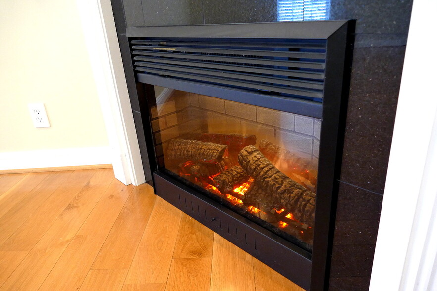 Building Photo - 104 Mahler Ave