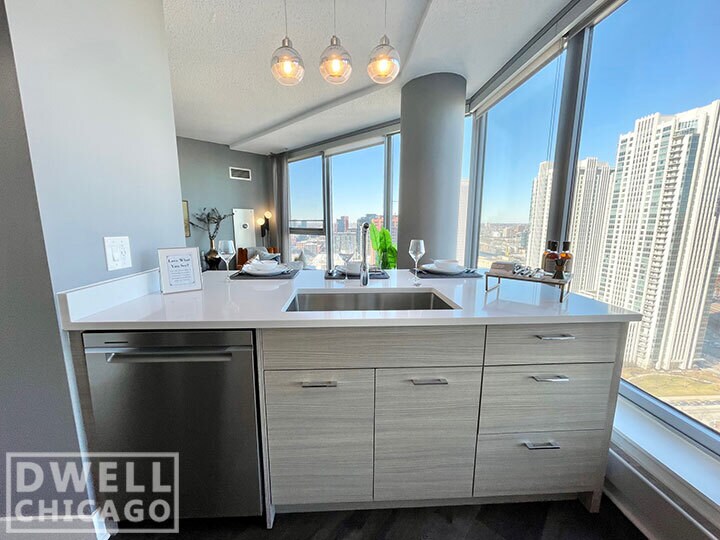 Building Photo - 216 N Canal St