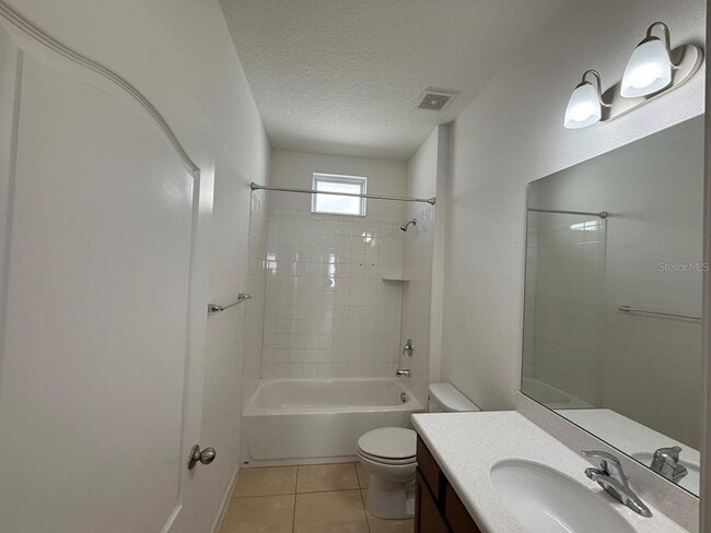 Building Photo - 3219 Stratton Cir