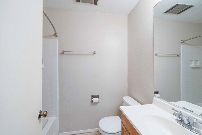 Building Photo - 1944 Nicole Cir