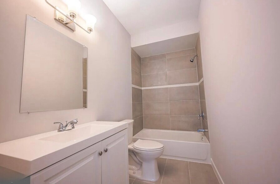 Building Photo - 2505 Burns St SE