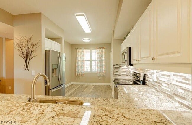 Building Photo - 10700 Ravenna Way