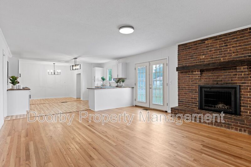 Building Photo - 841 Kay Cir