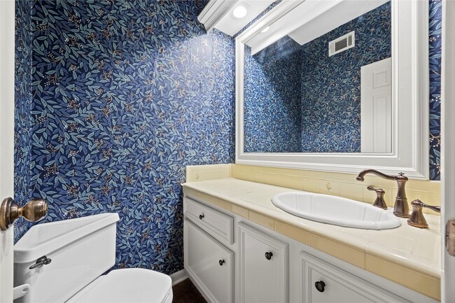 Building Photo - 18227 Longmoor Dr