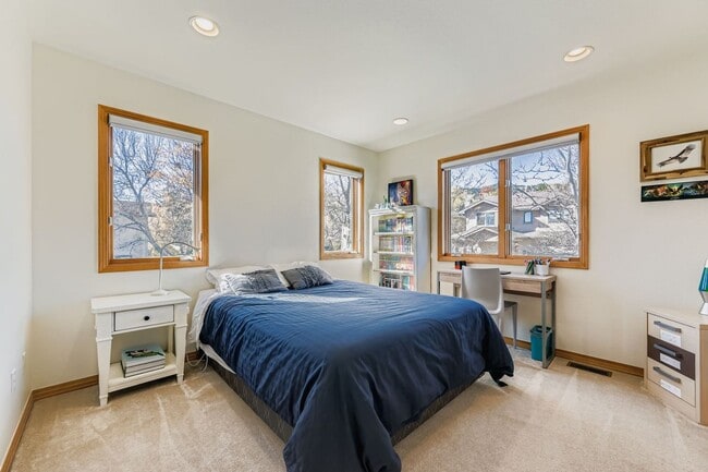 Building Photo - 932 Poplar Pl