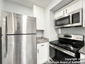 Building Photo - 7569 Windsor Oaks