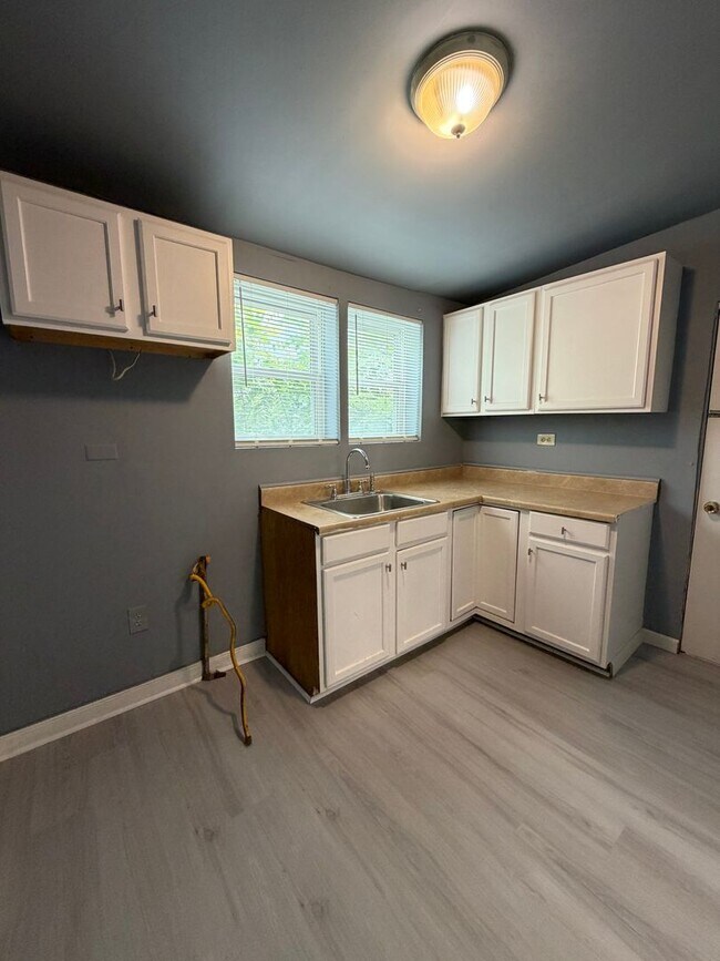 Building Photo - 1313 N 51st St