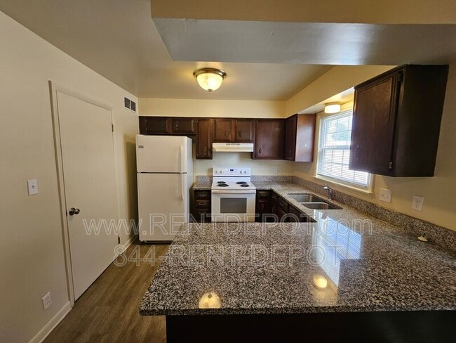 Primary Photo - 7101 Pinehurst Dr