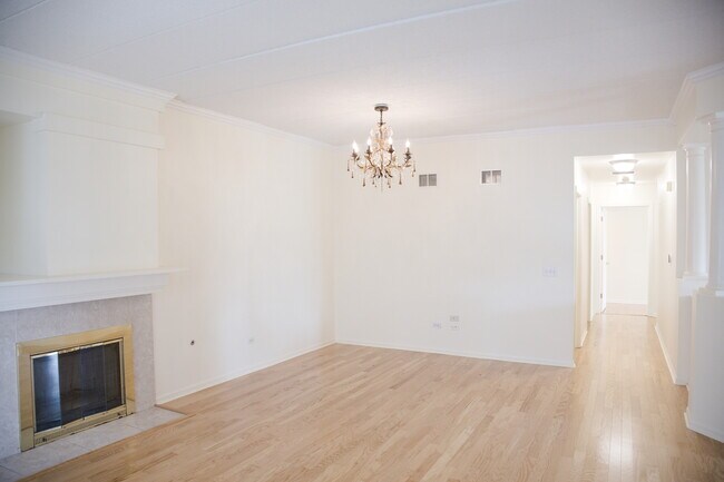 Building Photo - 501 Saddlebrook Ln