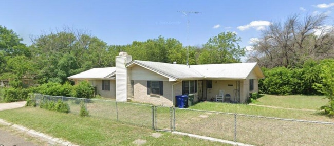 Primary Photo - 1001 W Lincoln Ave
