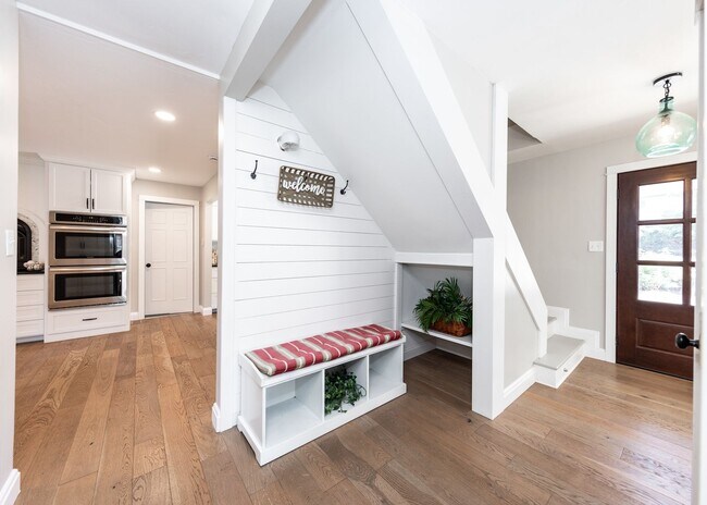 Building Photo - Cozy Home Centrally located Colorado Sprin...