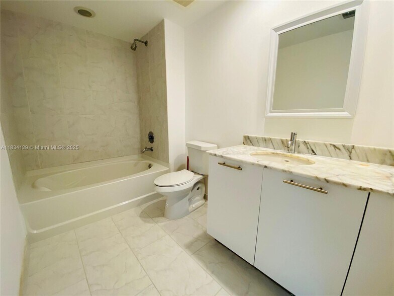 Building Photo - 951 Brickell Ave