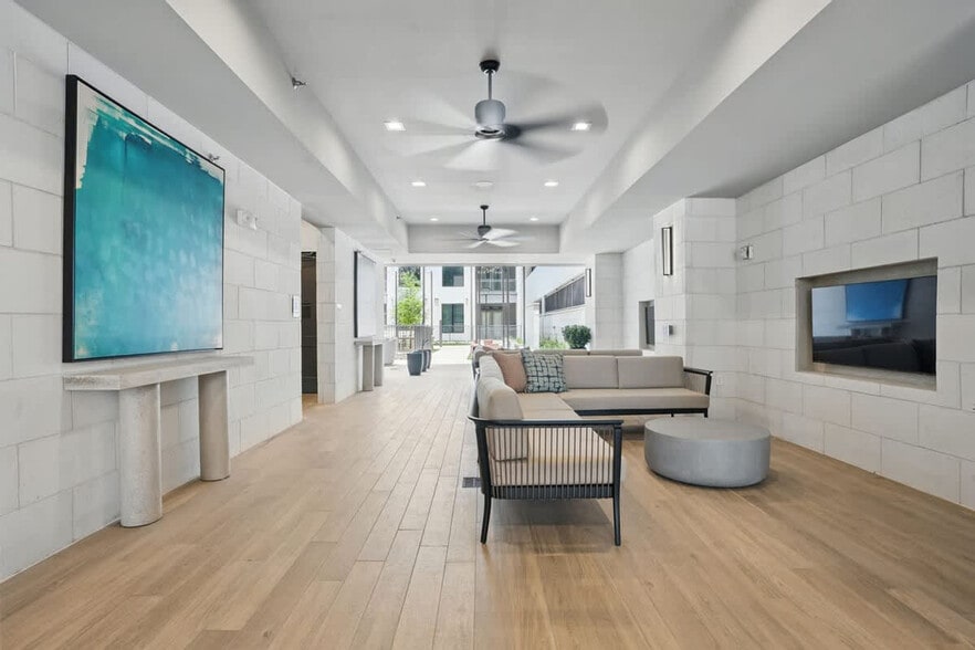 Building Photo - 9127 Research Blvd