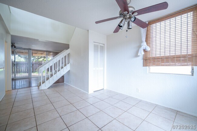 Building Photo - $3,200 / 3br - 1370ft2 - Quaint and Cozy 3...