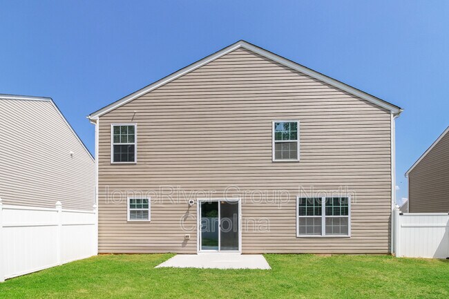 Building Photo - 1922 Northrop Dr