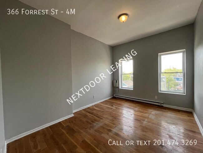 Building Photo - 366 Forrest St