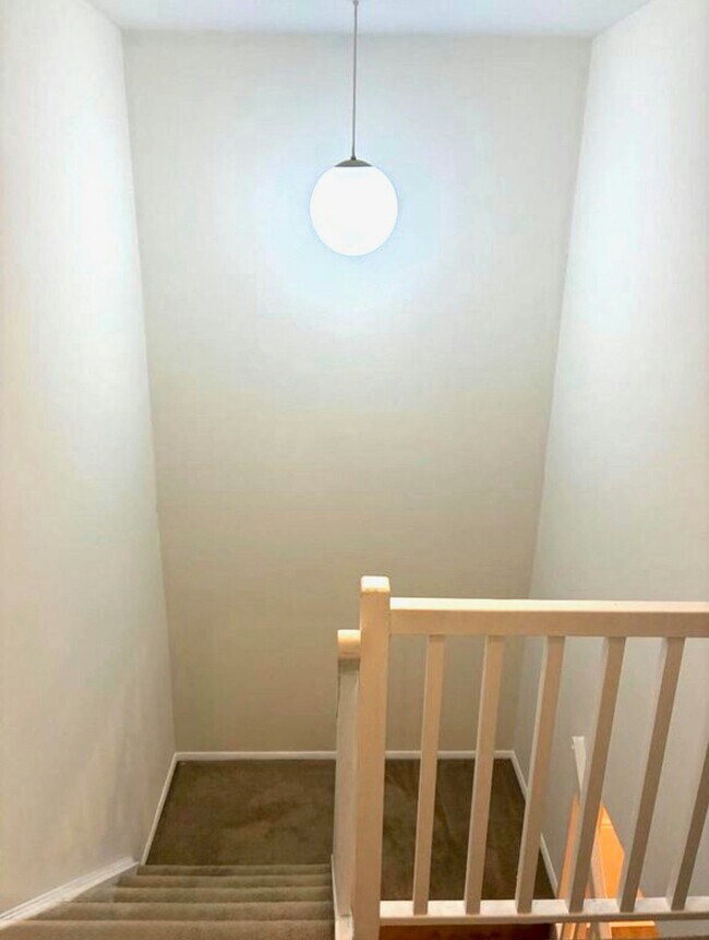 Building Photo - 12325 Boncrest Dr