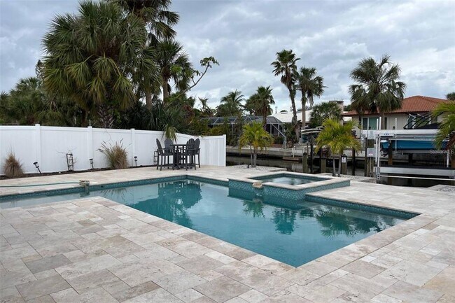 Building Photo - 345 Avenida Leona