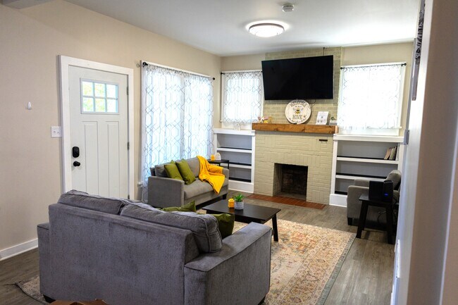 Building Photo - Honey Hive