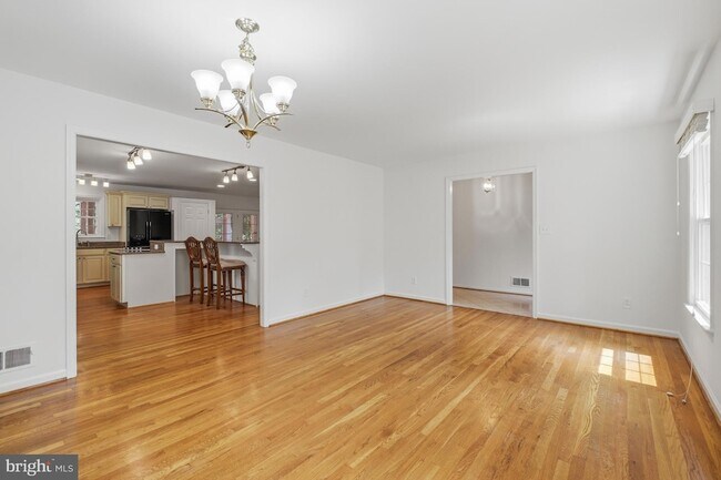 Building Photo - 12027 Devilwood Dr