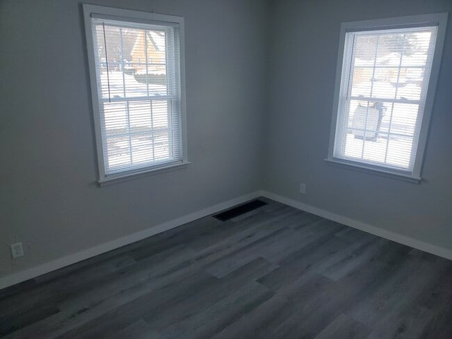 Building Photo - 1657 N Adams St