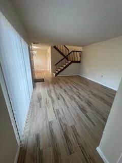 Building Photo - 423 4th Ln