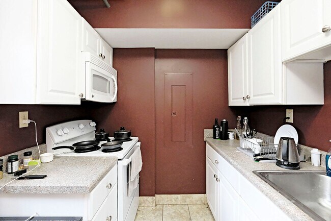 Building Photo - Spacious Fry’s Spring Home – Great Layout for Roommates