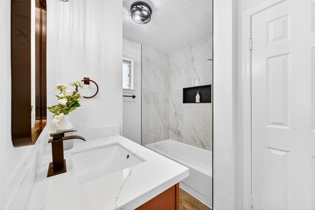 Building Photo - 8618 Van Hut Ln